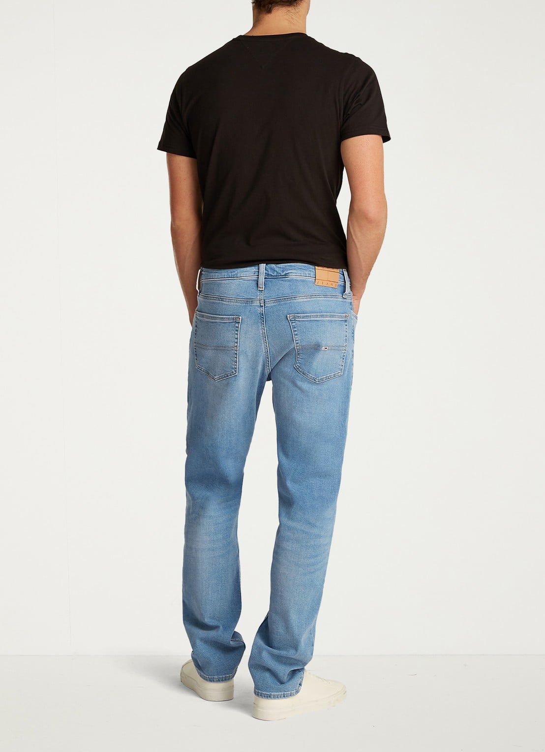 Tommy Hilfiger Ryan slim fit jeans met lichte wassing - achterkant 4 indigo