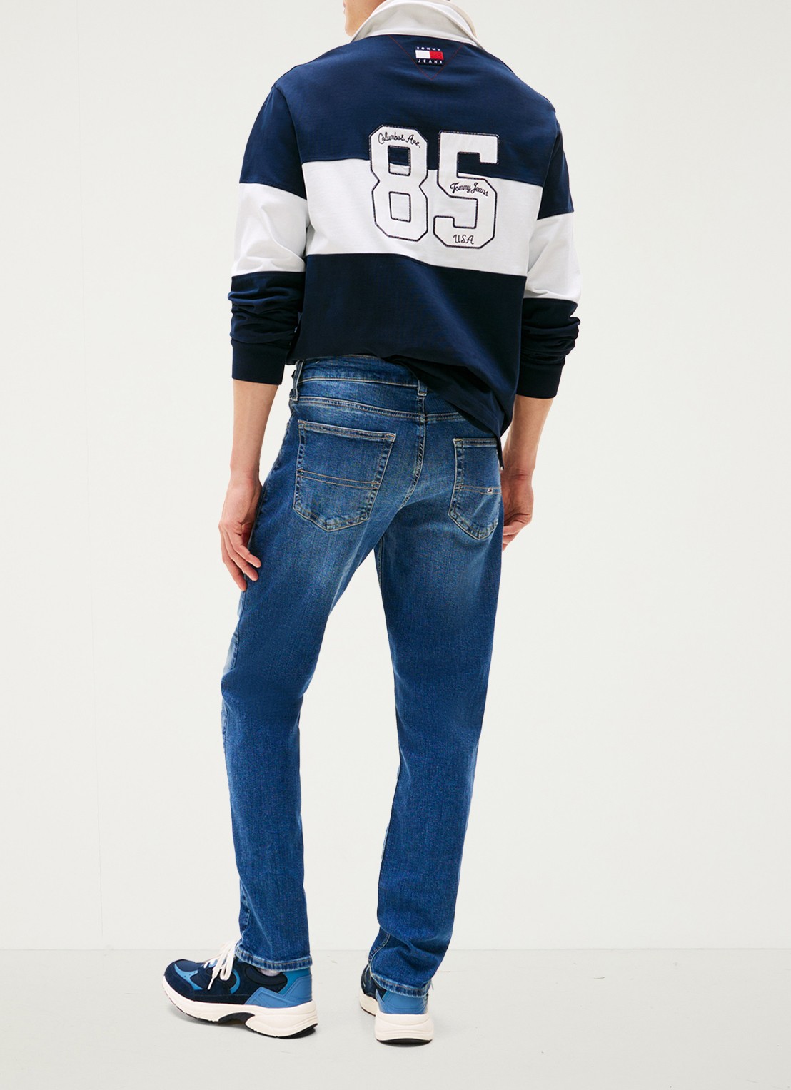 Tommy Hilfiger Ryan slim fit jeans met medium wassing - achterkant 2 indigo
