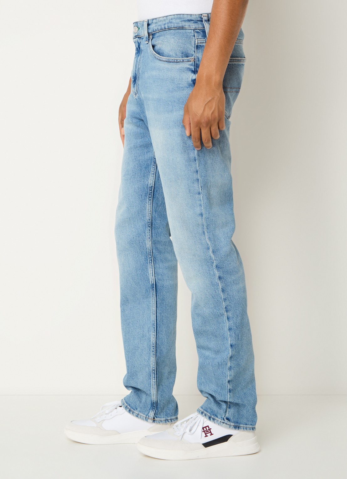 Tommy Hilfiger Ryan straight leg jeans met lichte wassing - detail 3 indigo