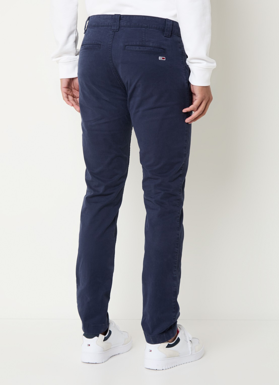 Tommy Hilfiger Scanton slim fit chino met steekzakken - achterkant donkerblauw