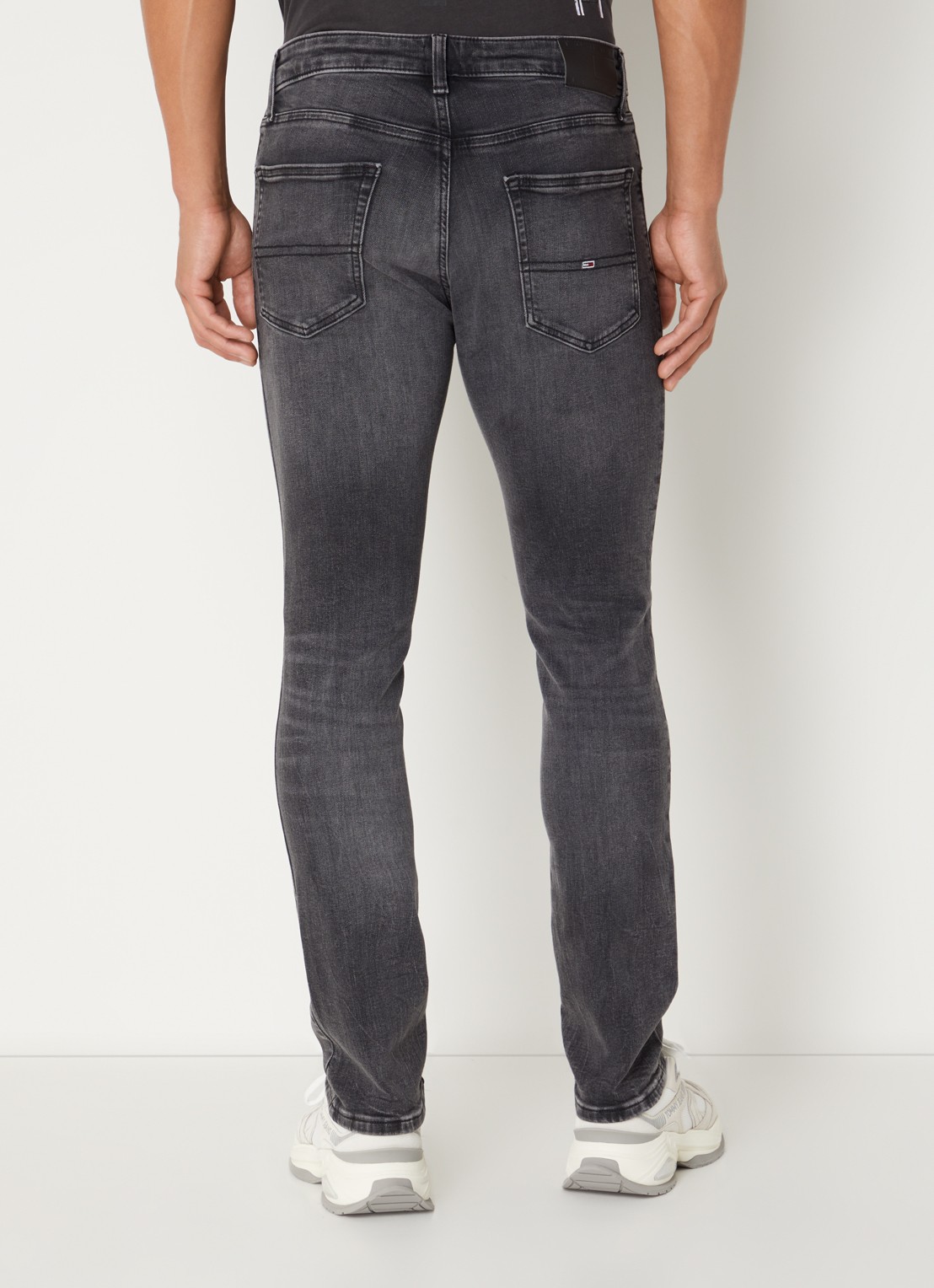 Tommy Hilfiger Scanton slim fit jeans met gekleurde wassing - achterkant 5 middengrijs