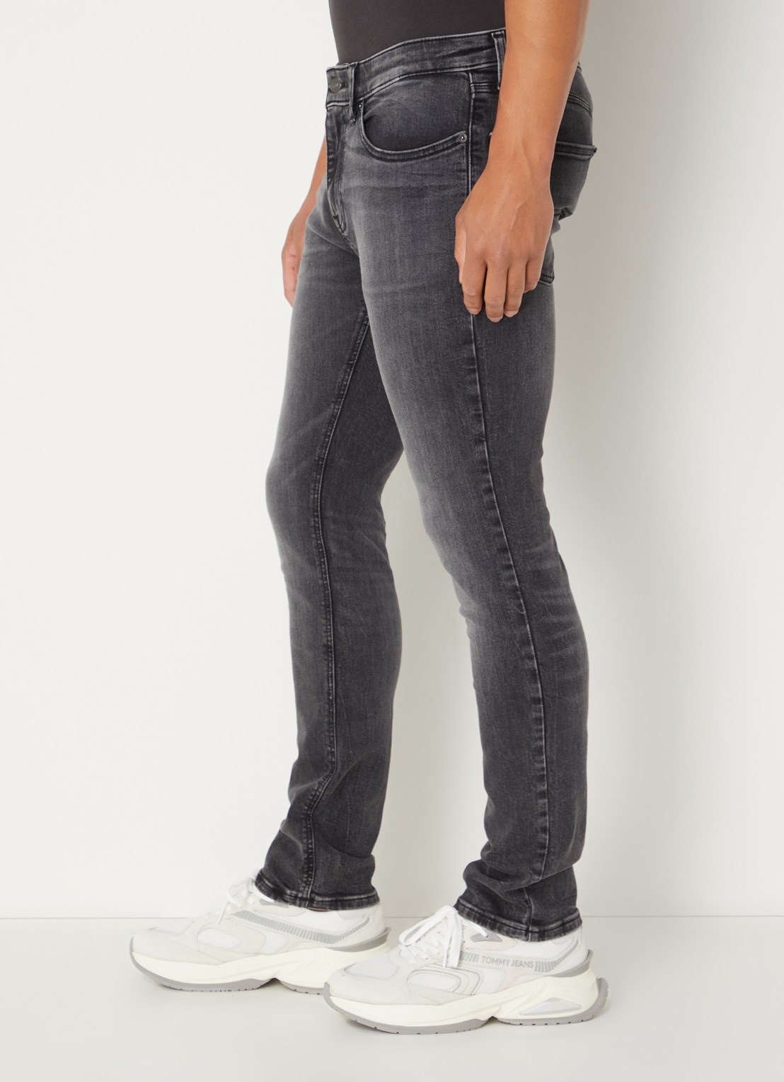 Tommy Hilfiger Scanton slim fit jeans met gekleurde wassing - detail 2 middengrijs