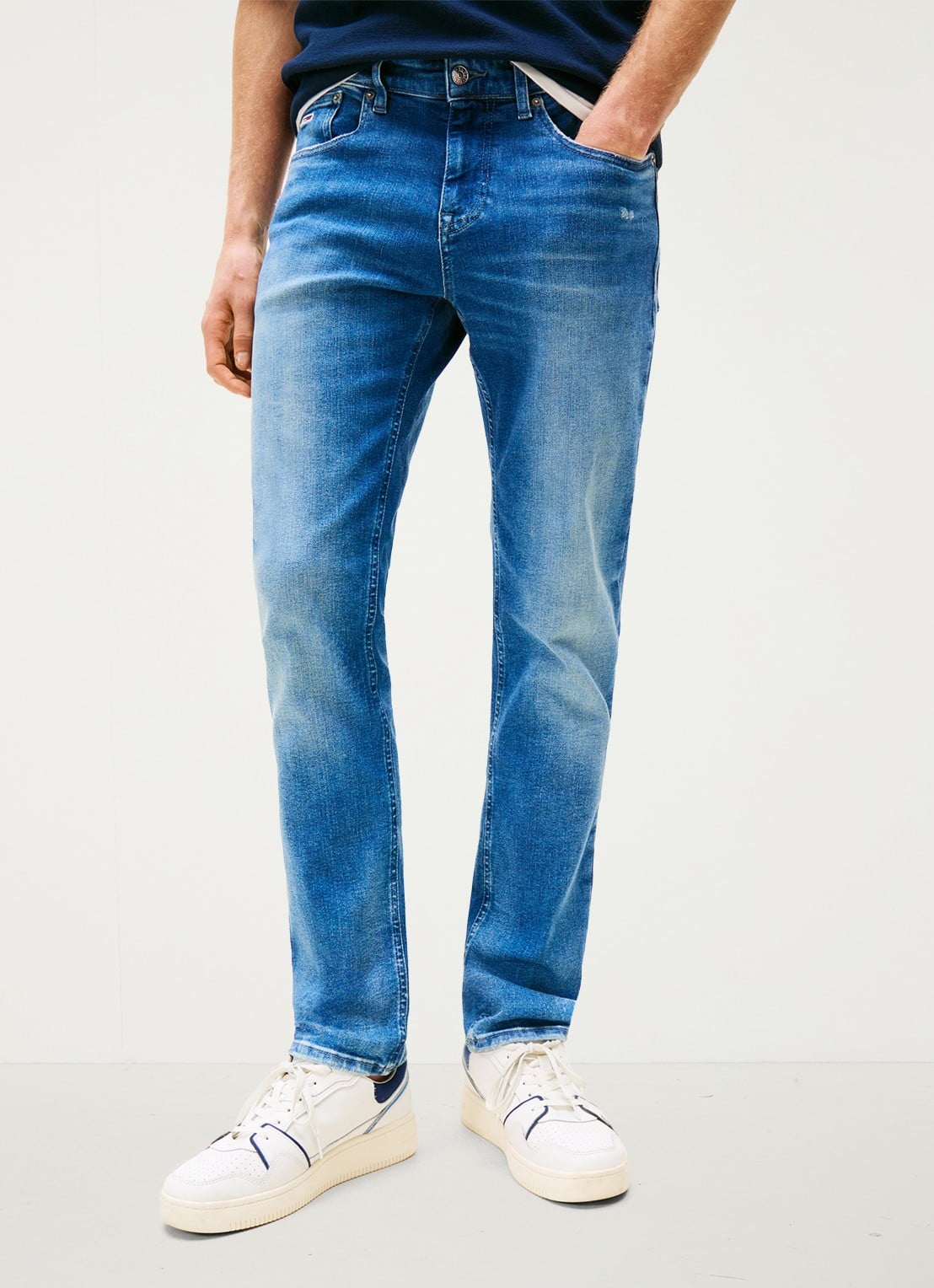 Tommy Hilfiger Scanton slim fit jeans met medium wassing - detail indigo