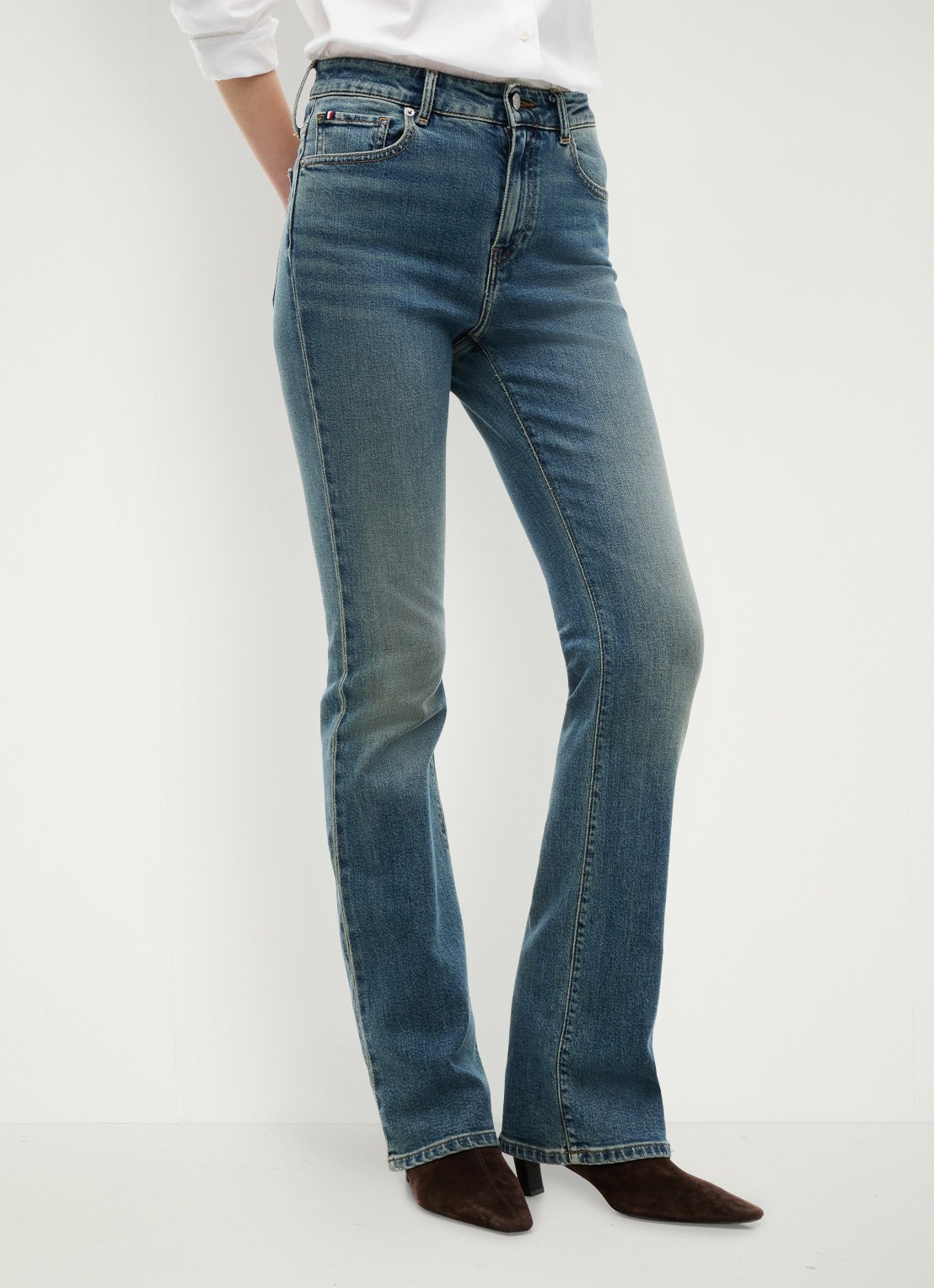 Tommy Hilfiger Skye mid waist flared jeans met steekzakken - detail denim