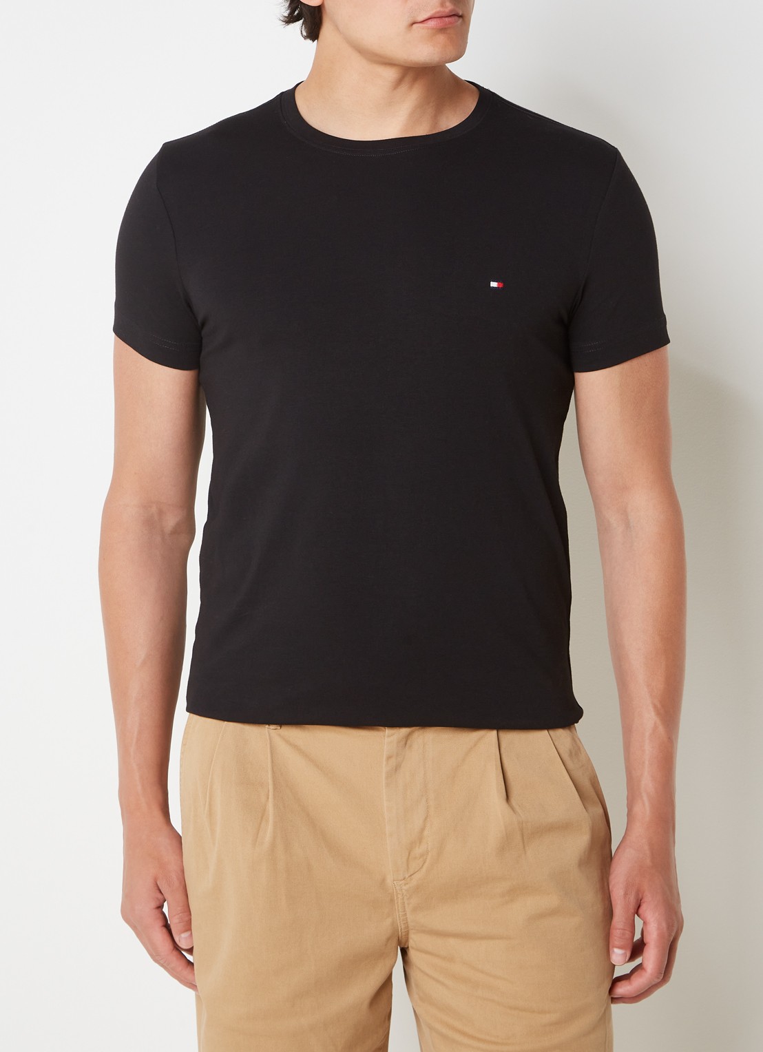 Tommy Hilfiger Slim fit T-shirt met logoborduring  - detail zwart