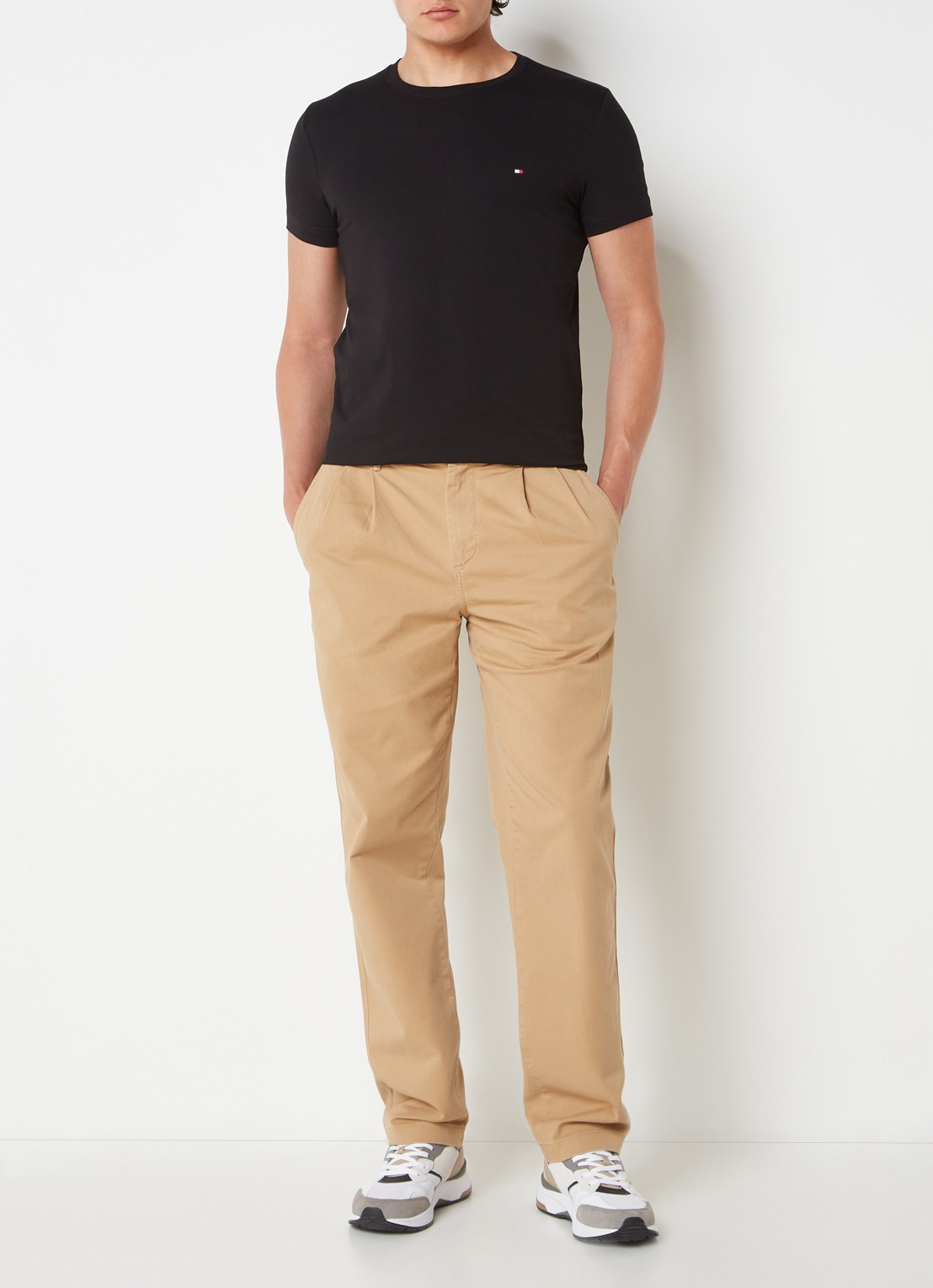 Tommy Hilfiger Slim fit T-shirt met logoborduring  - voorkant 3 zwart