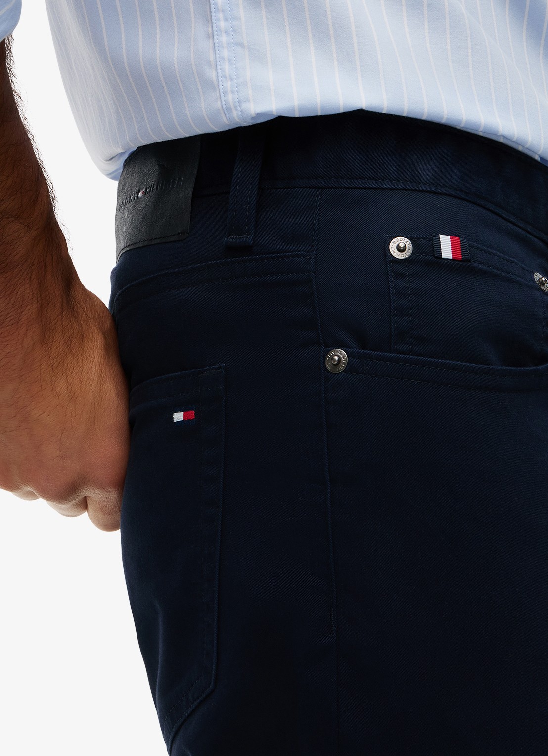 Tommy Hilfiger Straight fit chino met paspelzakken - detail 4 donkerblauw