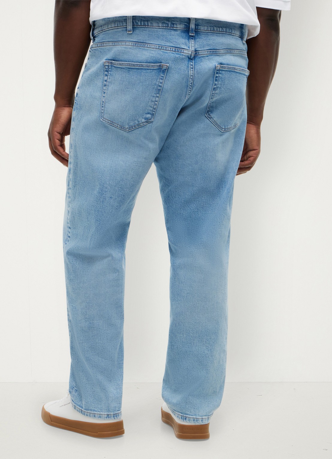 Tommy Hilfiger Straight fit jeans met lichte wassing - achterkant 6 denim