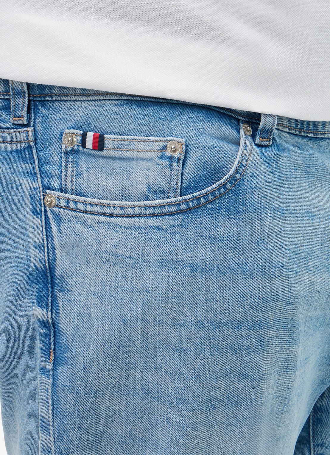 Tommy Hilfiger Straight fit jeans met lichte wassing - detail 2 denim