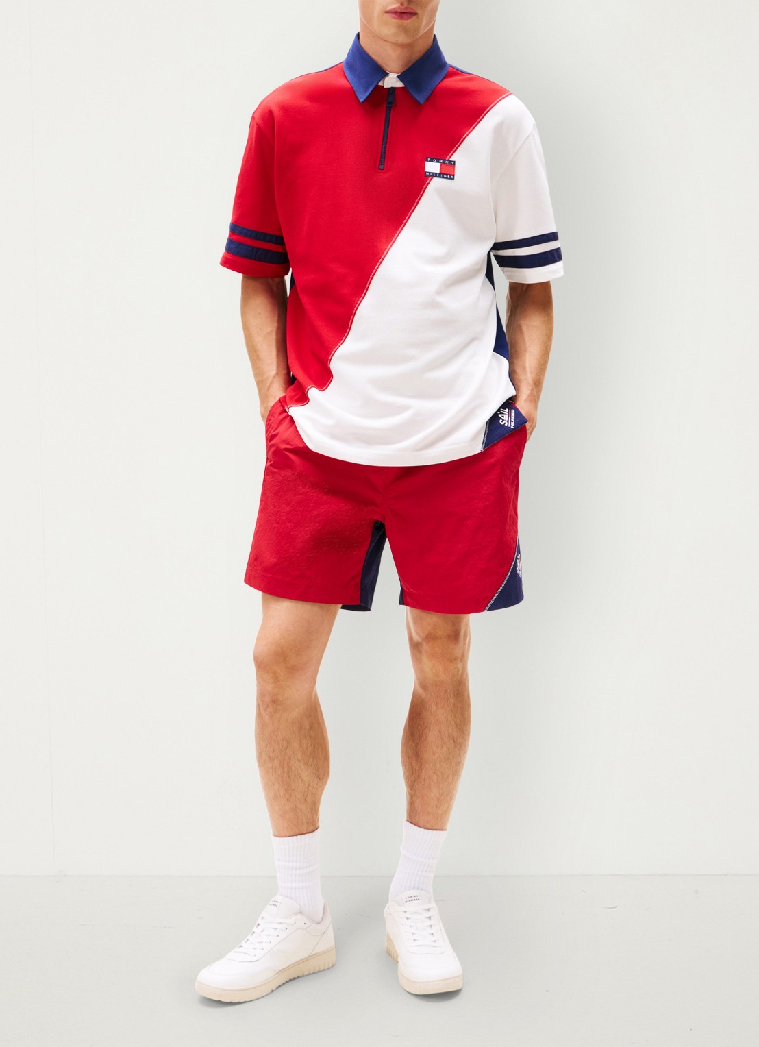Tommy Hilfiger Straight fit korte broek met logo en steekzakken - voorkant 3 rood