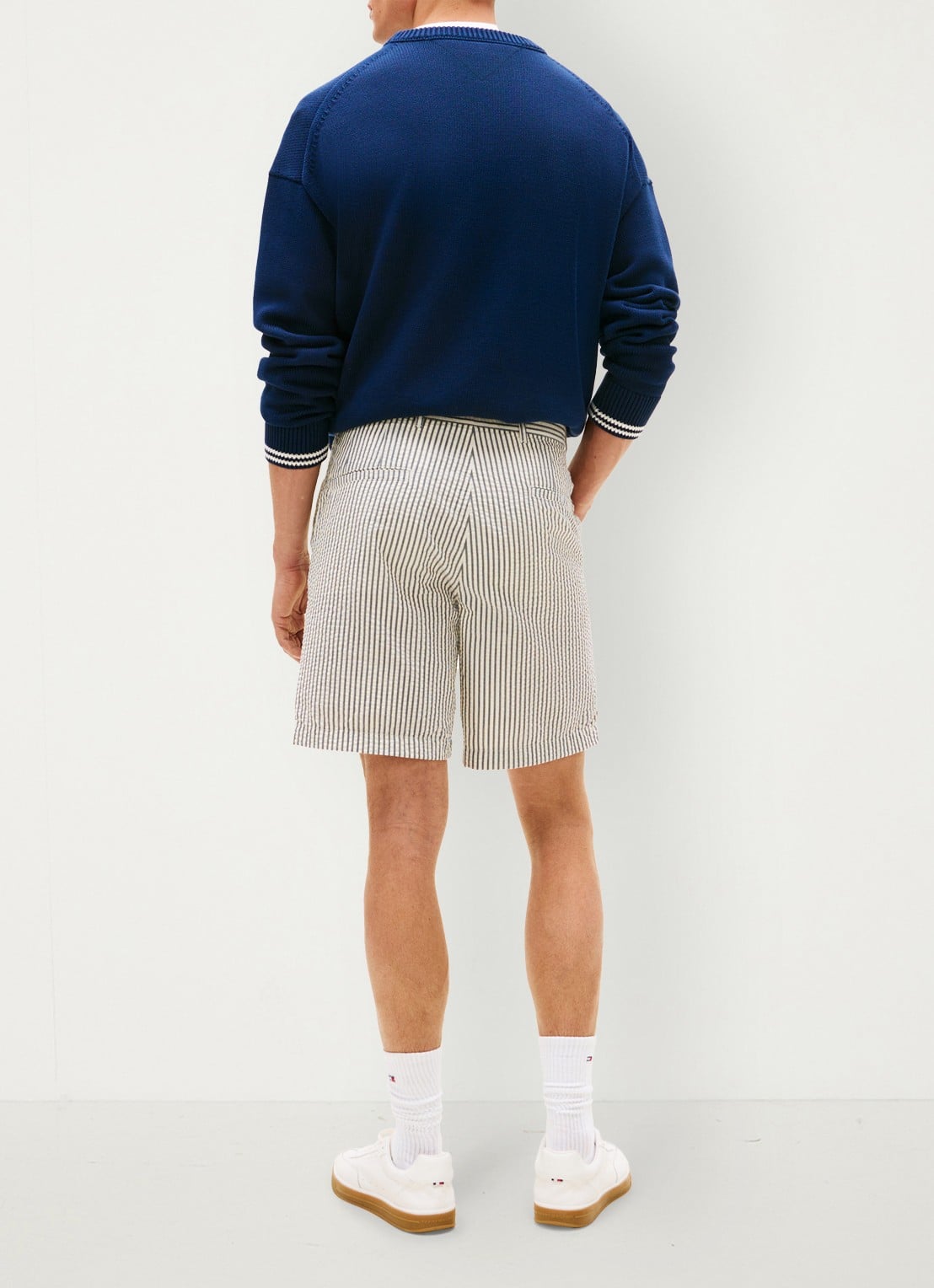 Tommy Hilfiger Straight fit korte broek met streepprint - achterkant 5 grijs