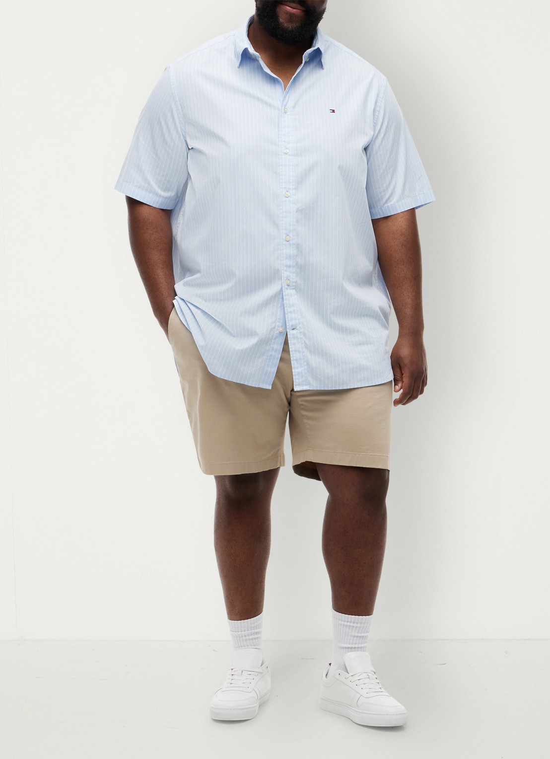 Tommy Hilfiger Straight fit korte chino in katoenblend - voorkant 2 beige