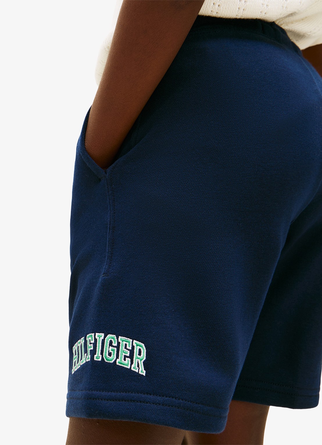 Tommy Hilfiger Straight fit korte joggingbroek met steekzakken - detail 2 donkerblauw