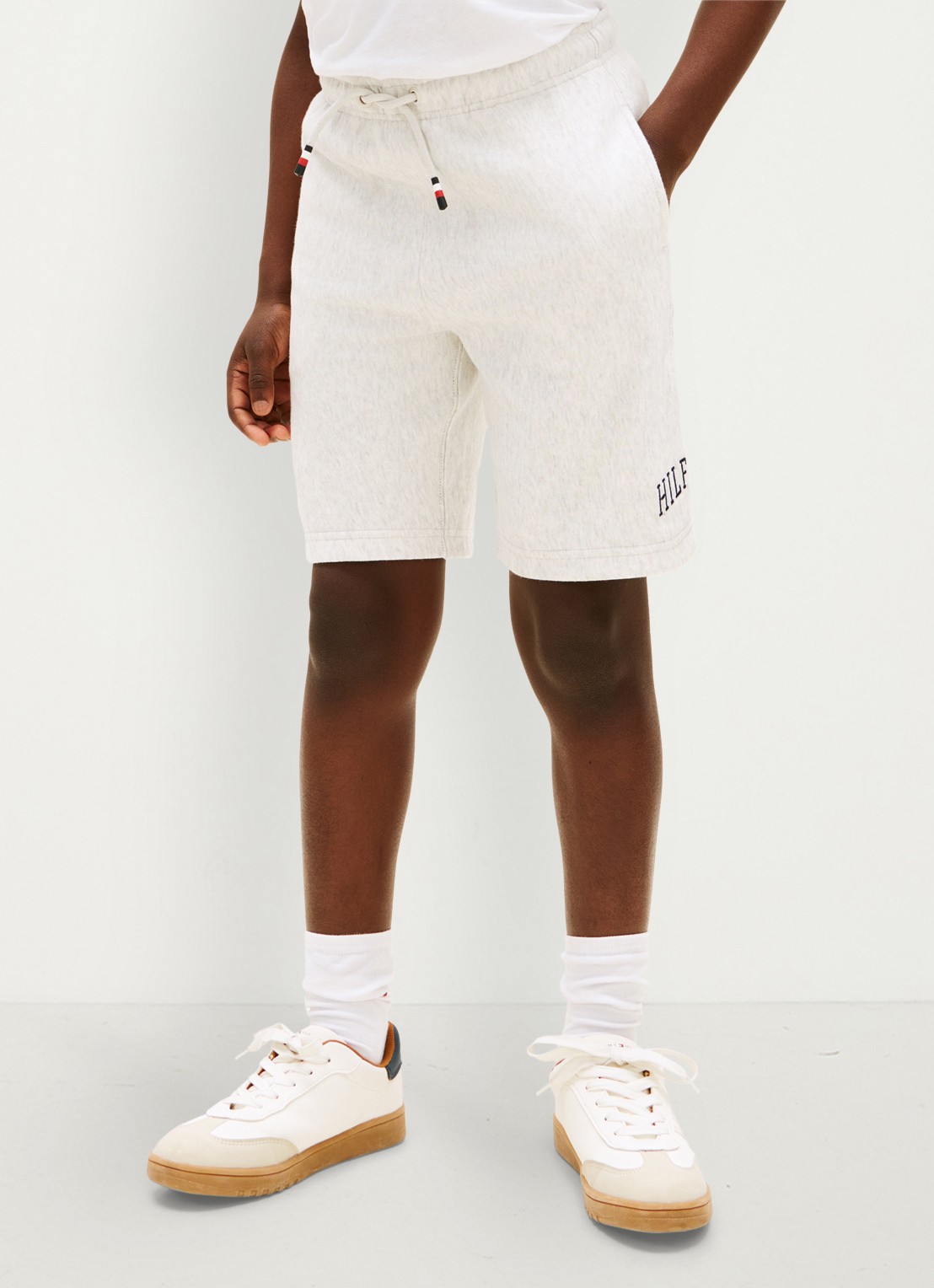 Tommy Hilfiger Straight fit korte joggingbroek met steekzakken - detail 2 lichtgrijs