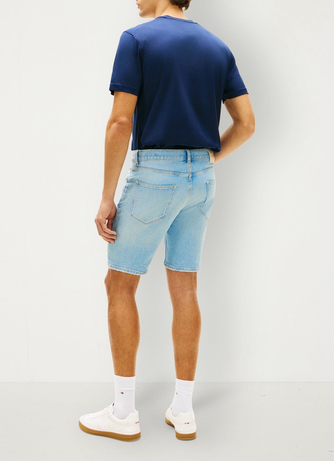 Tommy Hilfiger Straight leg korte broek van denim - achterkant 5 lichtblauw