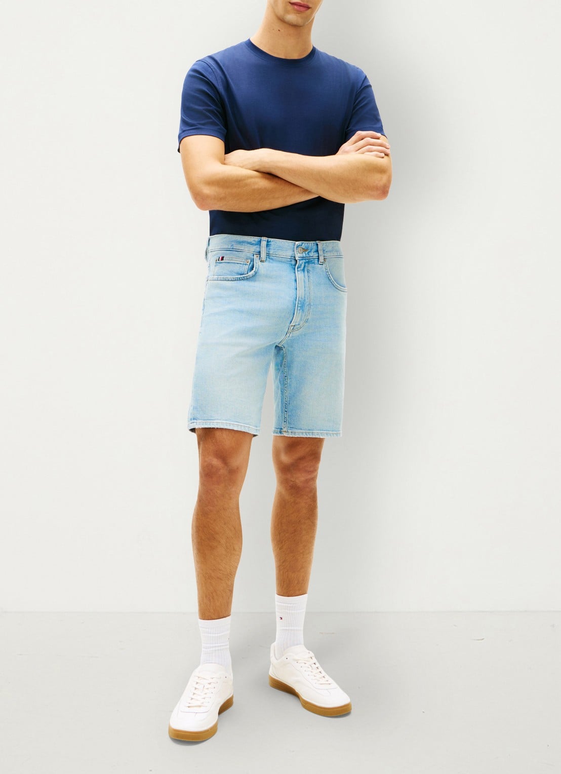 Tommy Hilfiger Straight leg korte broek van denim - voorkant 2 lichtblauw