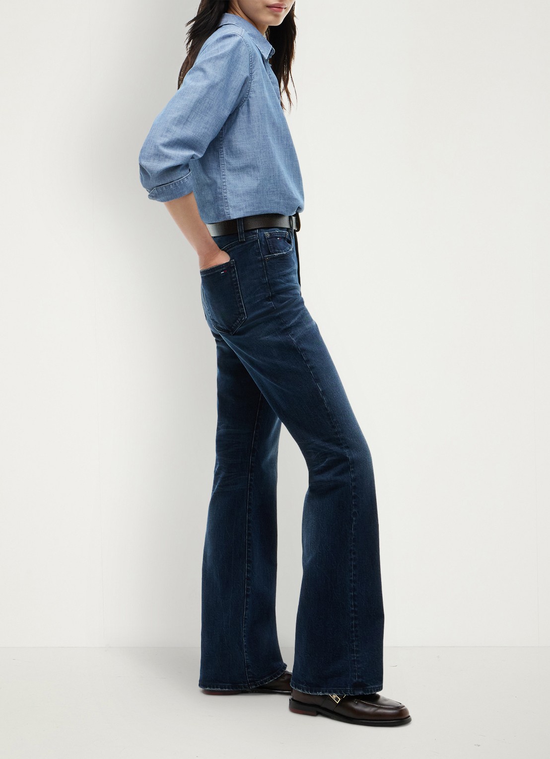 Tommy Hilfiger Sylvia high waist flared jeans met donkere wassing  - detail 5 indigo