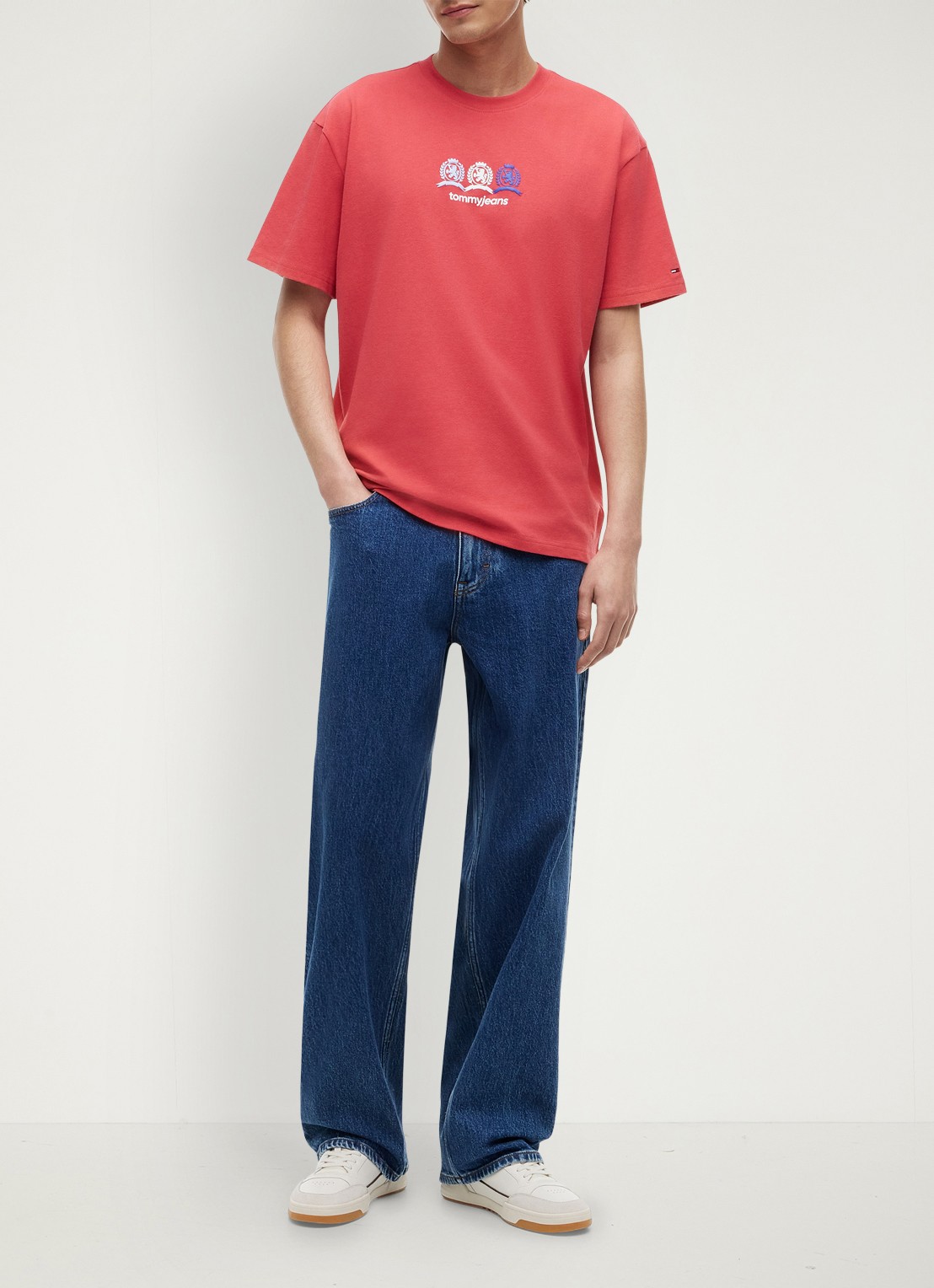 Tommy Hilfiger T-shirt met logo- en backprint - voorkant 3 rood