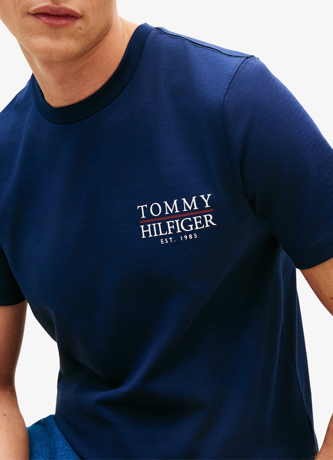 Tommy Hilfiger T-shirt met logo- en backprint - detail 3 donkerblauw