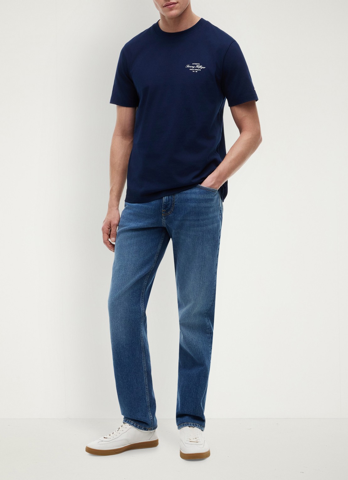 Tommy Hilfiger T-shirt met logo- en backprint - voorkant 2 donkerblauw