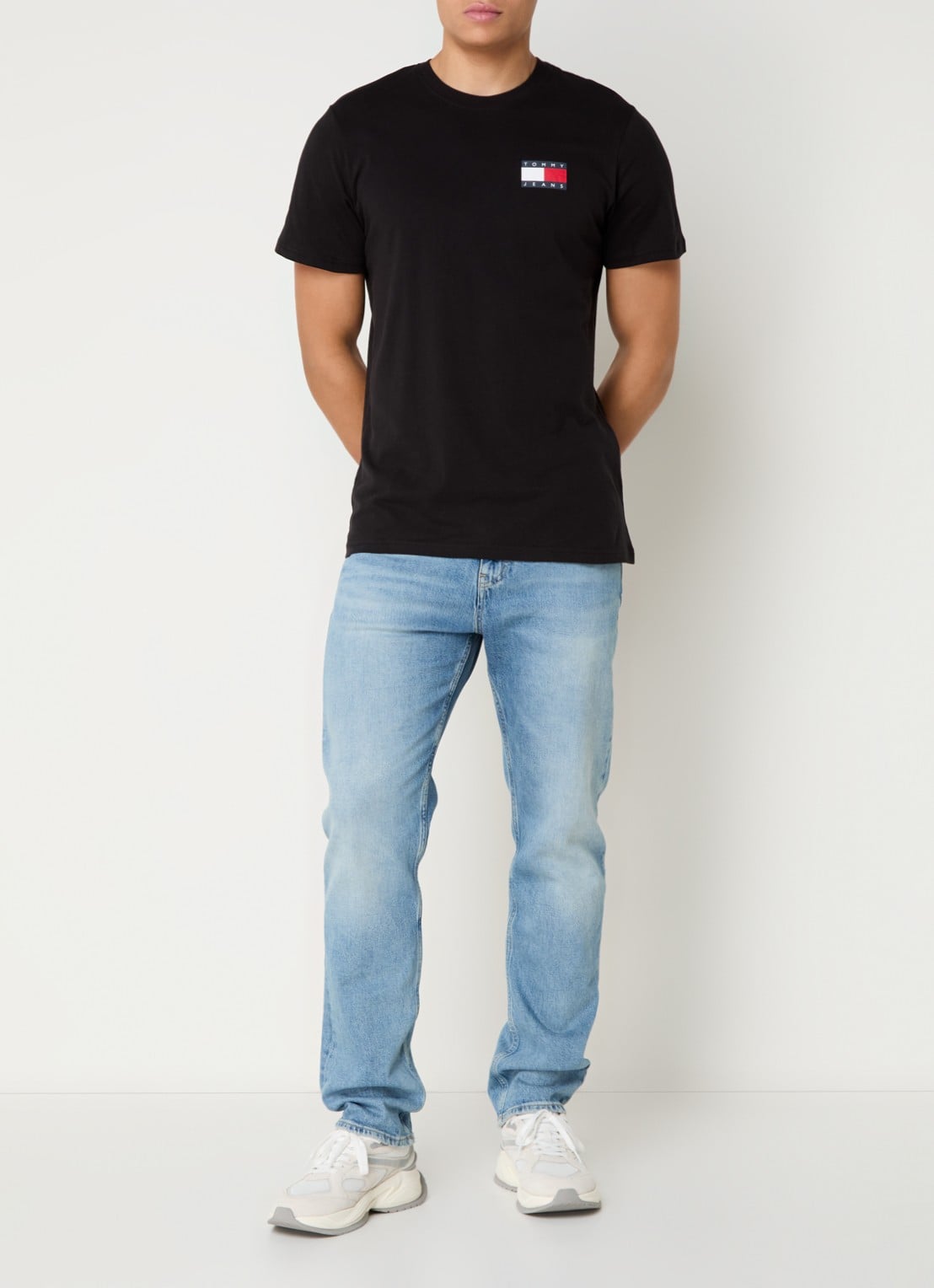 Tommy Hilfiger T-shirt met logo - voorkant 4 zwart
