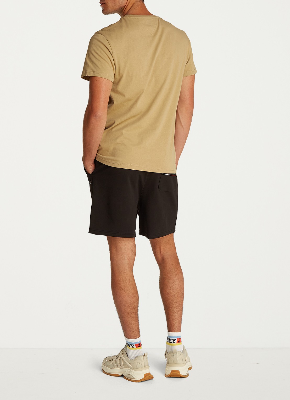Tommy Hilfiger T-shirt met logo - achterkant 4 zand