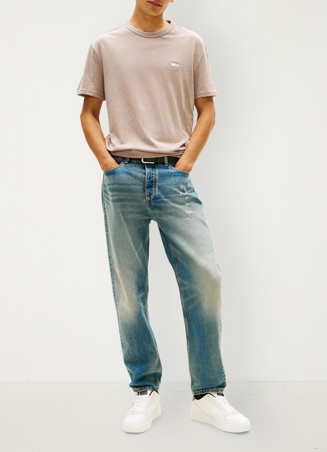 Tommy Hilfiger T-shirt met logo - voorkant 5 beige