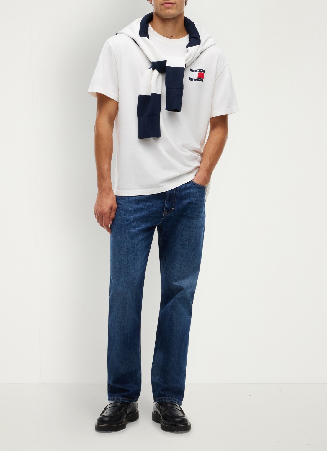 Tommy Hilfiger T-shirt met logo - voorkant 2 wit