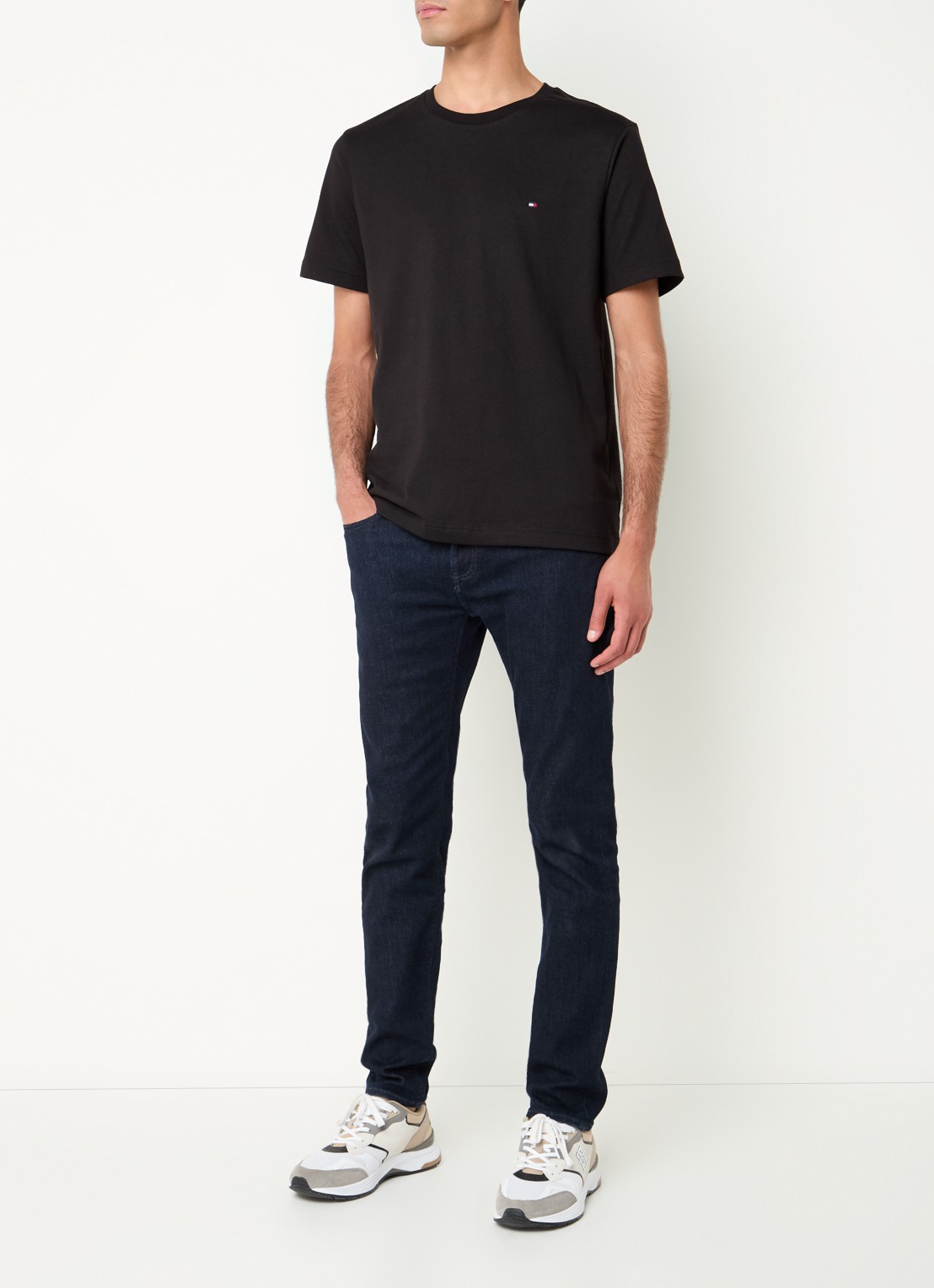 Tommy Hilfiger T-shirt met logo - voorkant 4 zwart