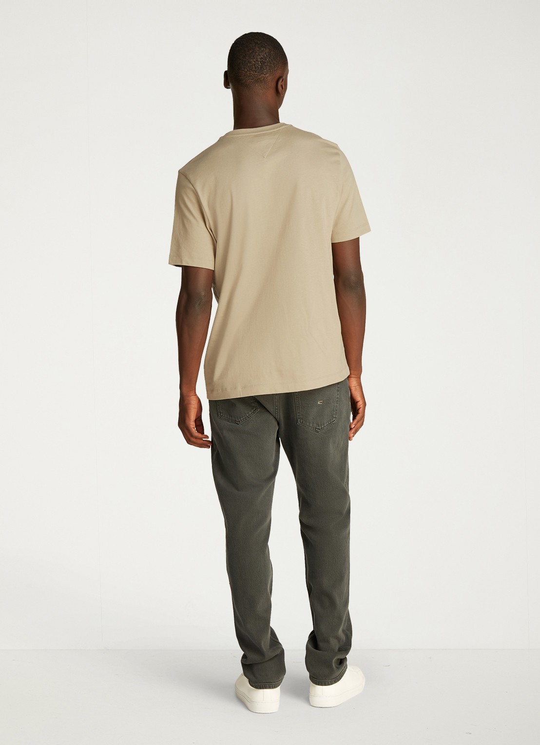 Tommy Hilfiger T-shirt met logo - detail 5 sandalwood-rbt / bruin