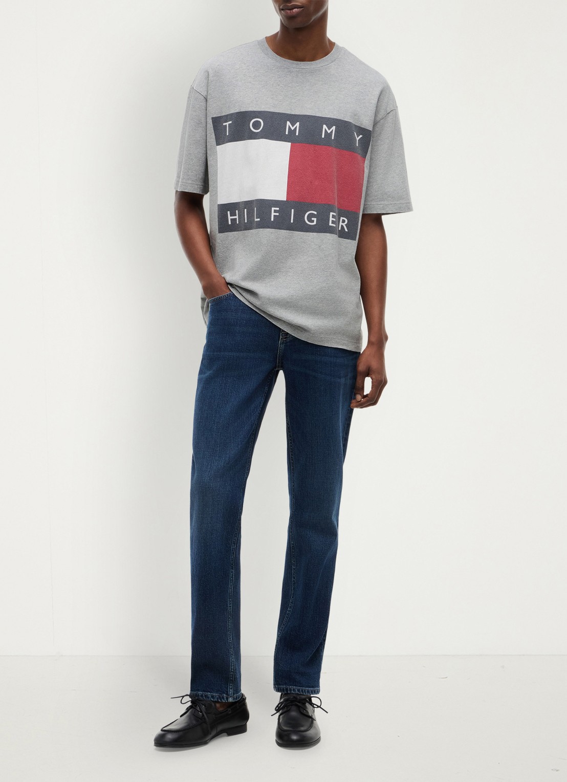 Tommy Hilfiger T-shirt met logo - voorkant 4 lichtgrijs