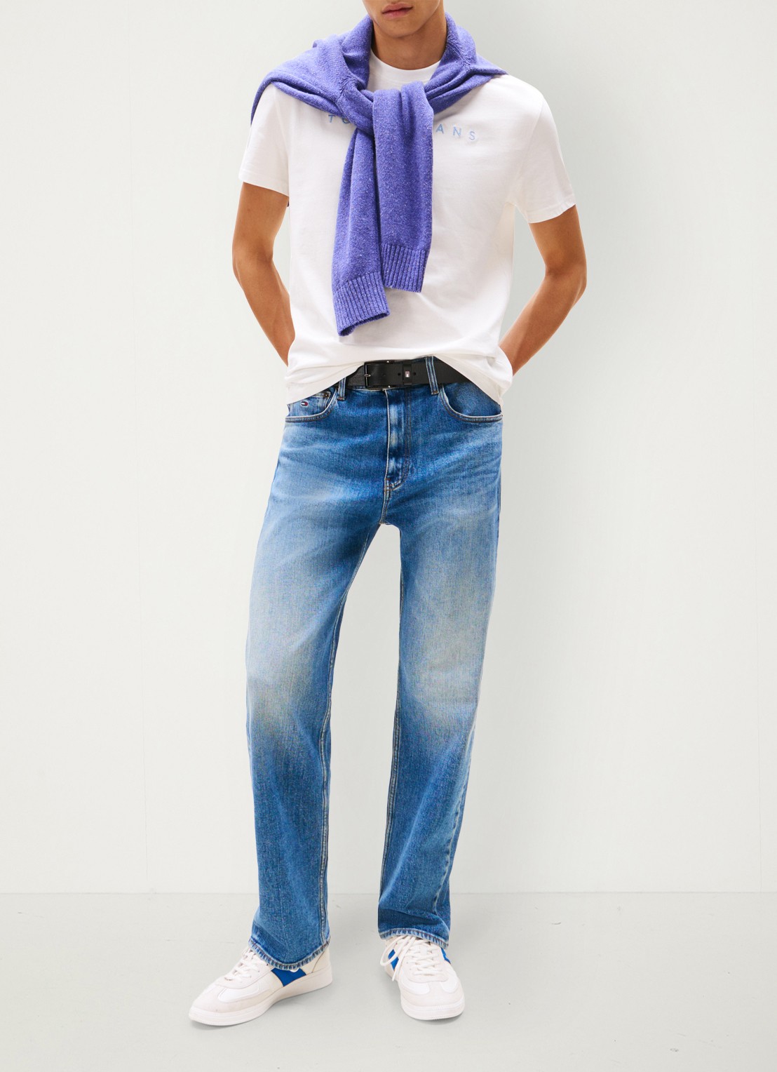 Tommy Hilfiger T-shirt met logoborduring - voorkant 4 creme