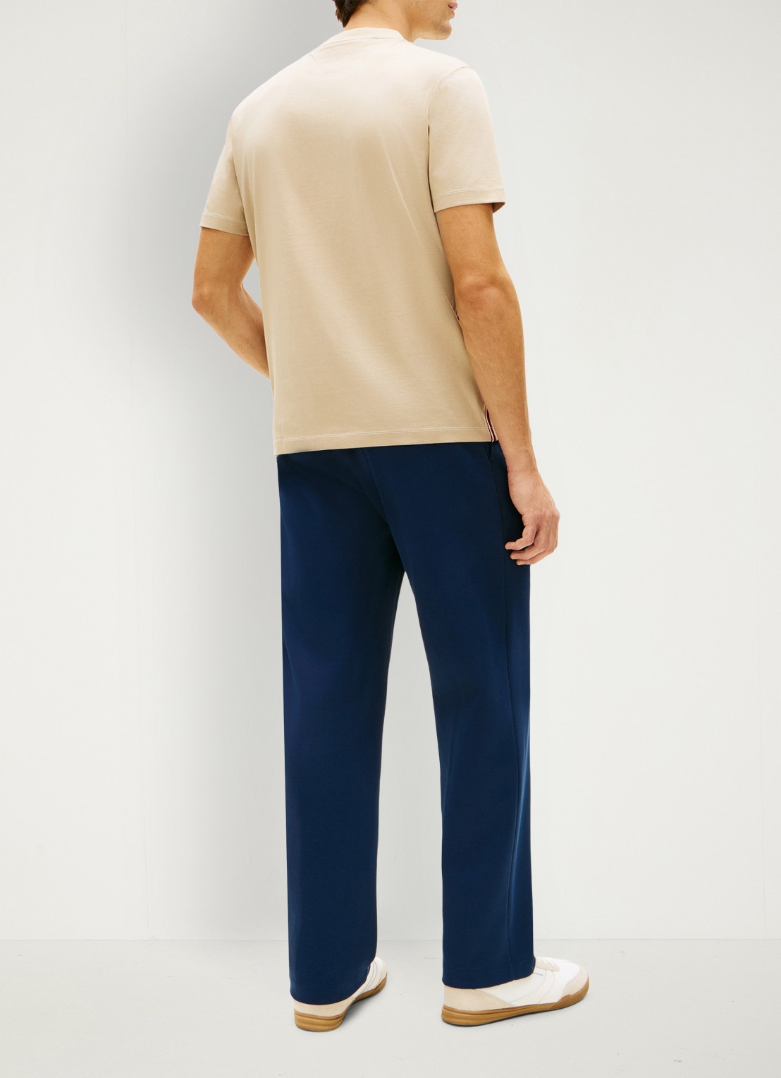 Tommy Hilfiger T-shirt met logoborduring - achterkant 3 bruin