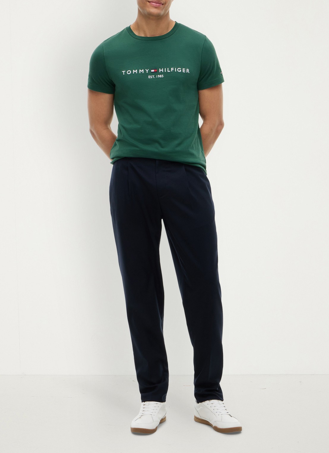 Tommy Hilfiger T-shirt met logoborduring  - voorkant 3 ornamental green-l6k