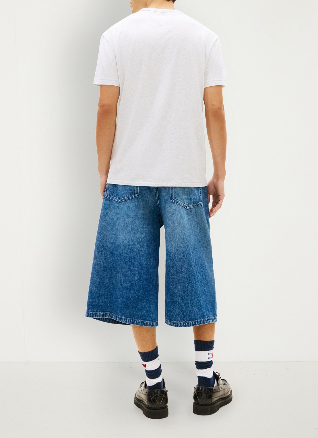 Tommy Hilfiger T-shirt met logoprint - achterkant 3 lichtgrijs