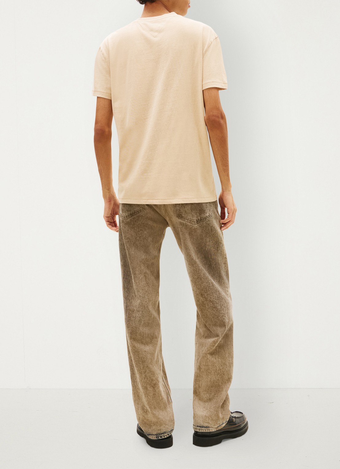 Tommy Hilfiger T-shirt met logoprint - achterkant goud