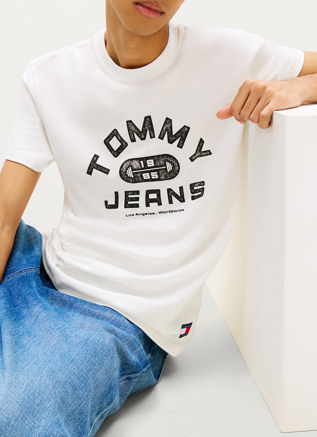 Tommy Hilfiger T-shirt met logoprint - detail 5 wit