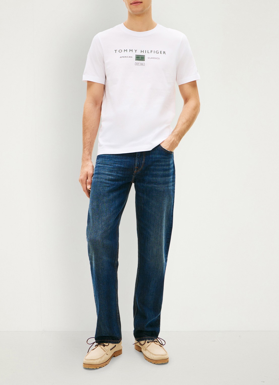 Tommy Hilfiger T-shirt met logoprint - voorkant 2 wit