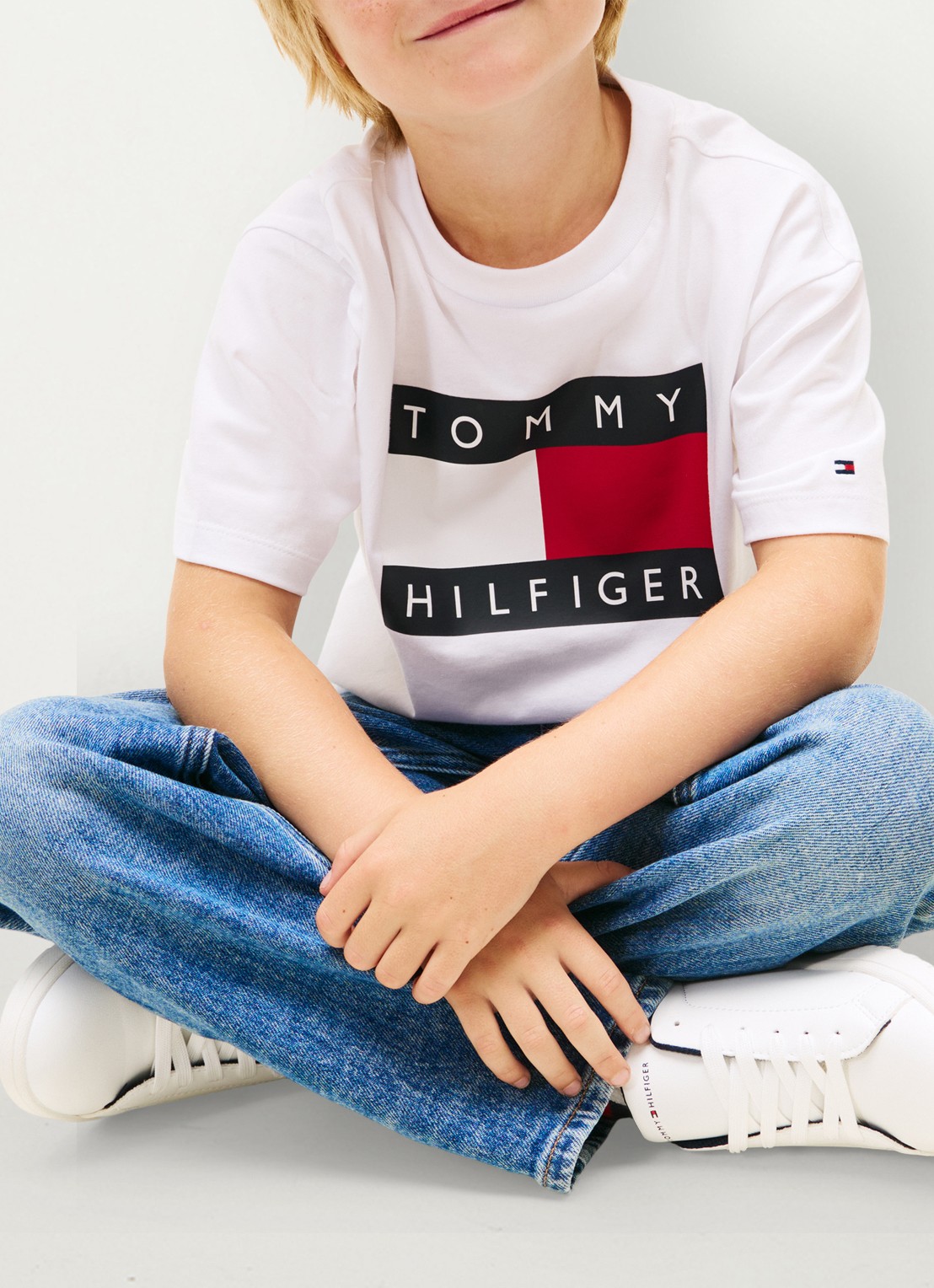 Tommy Hilfiger T-shirt met logoprint - detail 4 wit