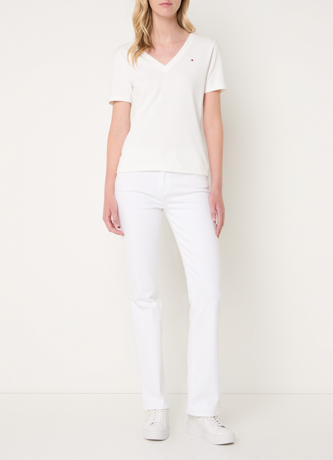 Tommy Hilfiger T-shirt met V-hals - voorkant 4 gebroken wit
