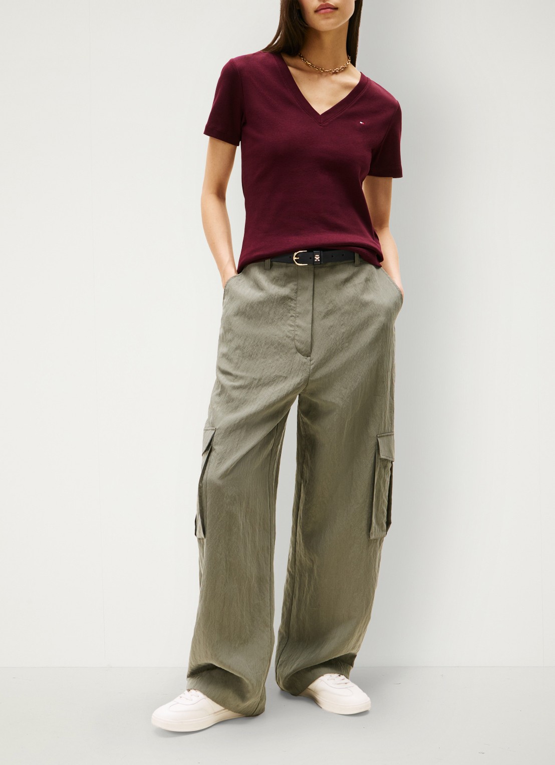 Tommy Hilfiger T-shirt met V-hals - voorkant 2 bordeauxrood