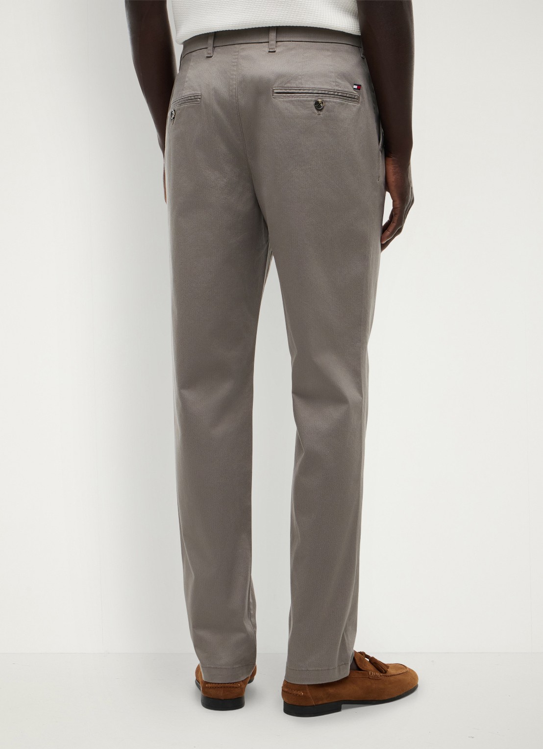Tommy Hilfiger Tapered fit pantalon met steekzakken - achterkant hydrogen grey-pr2 / grijs