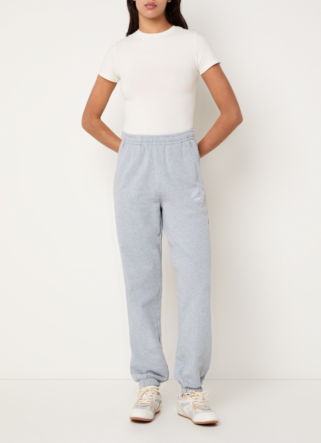 Tommy Hilfiger Varsity tapered fit joggingbroek met logo - voorkant 2 lichtgrijs