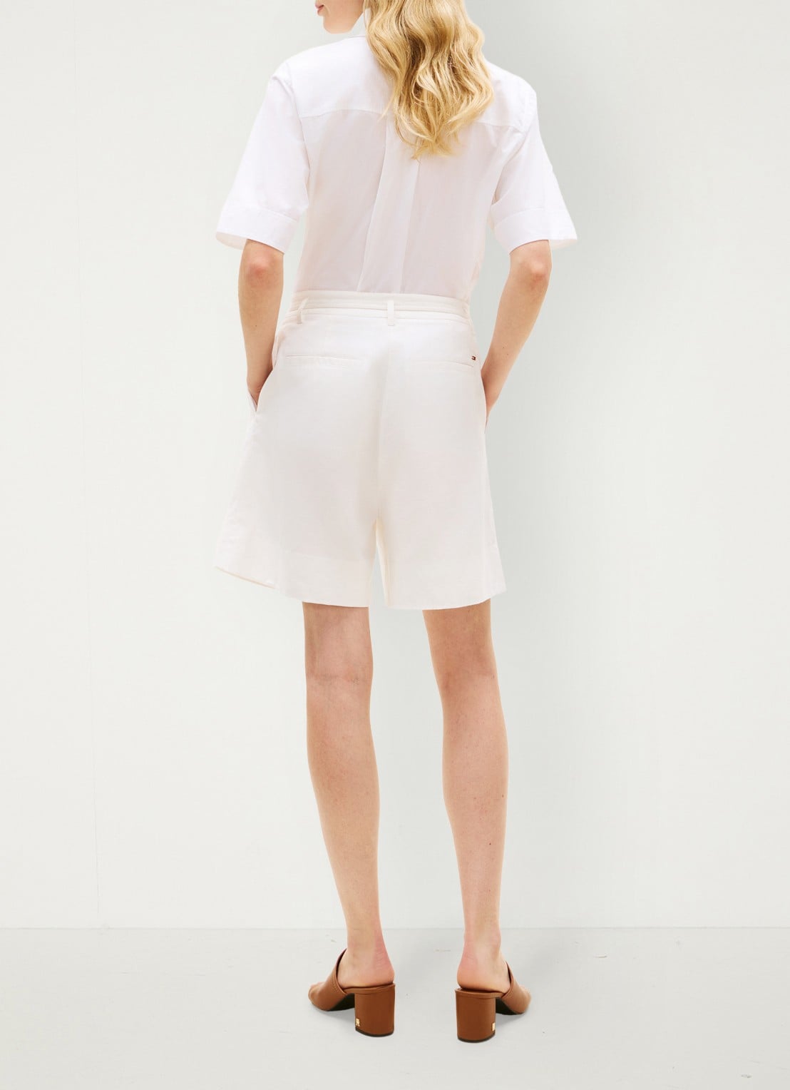Tommy Hilfiger Wide leg korte broek van linnen met steekzakken - achterkant 5 wit