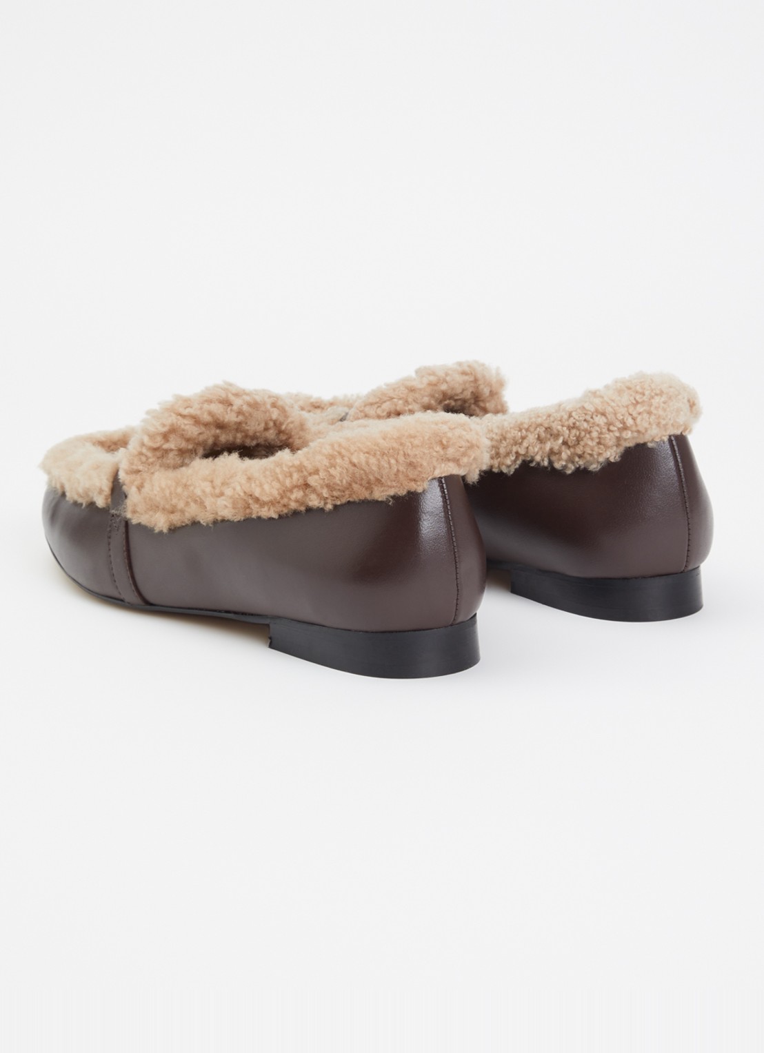 Toral Lily loafer van leer met schapenvacht - achterkant 2 chocoladebruin