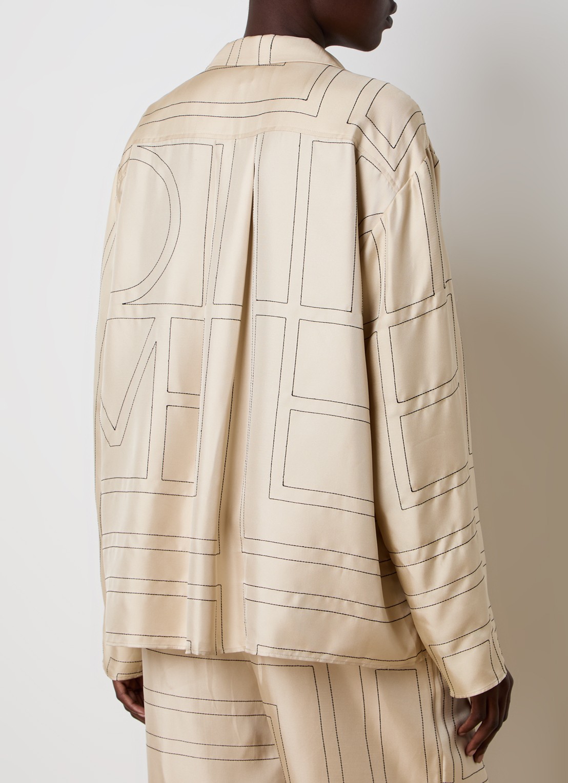 TOTEME Blouse van zijde met grafische print - achterkant 3 beige