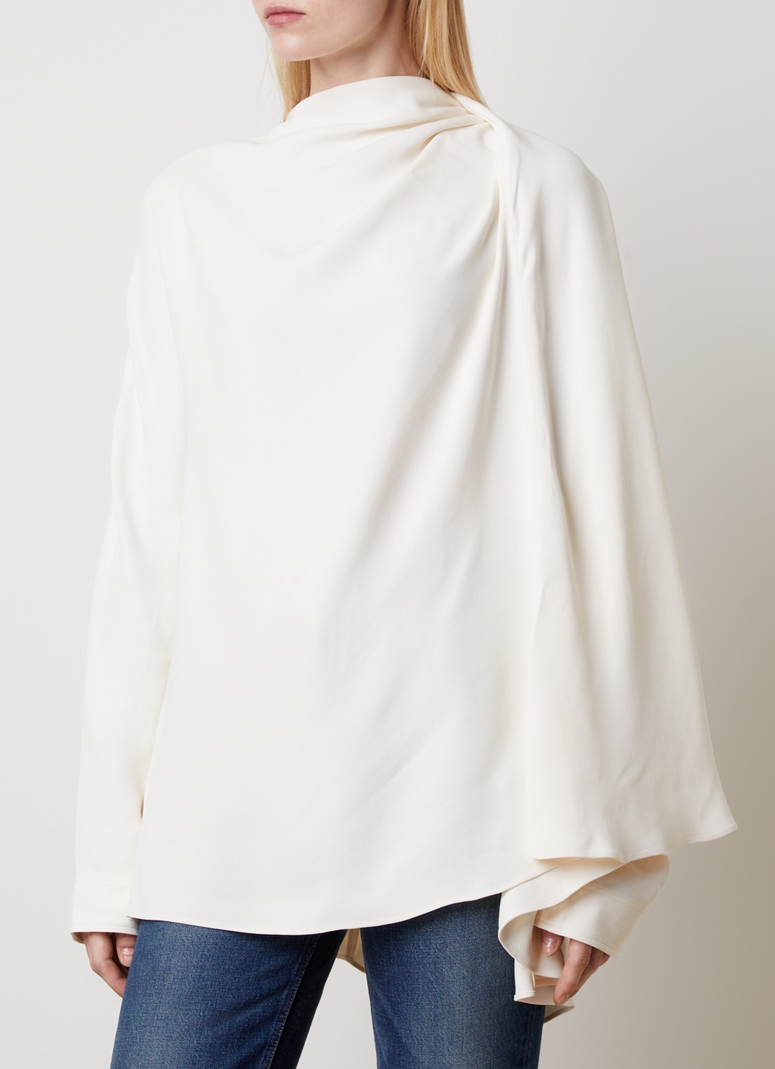 TOTEME Cady tuniek met watervalhals - detail gebroken wit