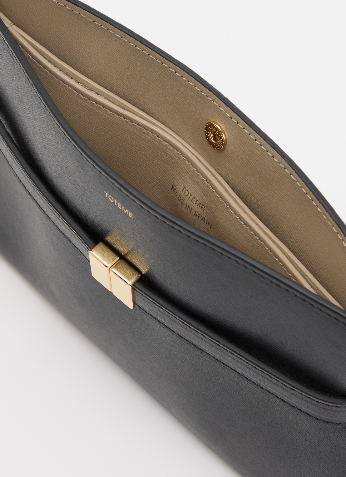 TOTEME Crossbody tas van kalfsleer en logo - detail 4 zwart