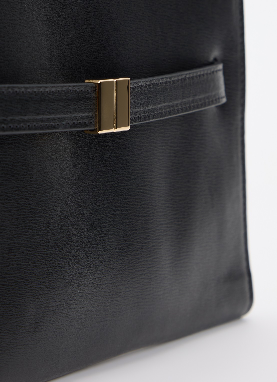 TOTEME Crossbody tas van kalfsleer en logo - detail 6 zwart