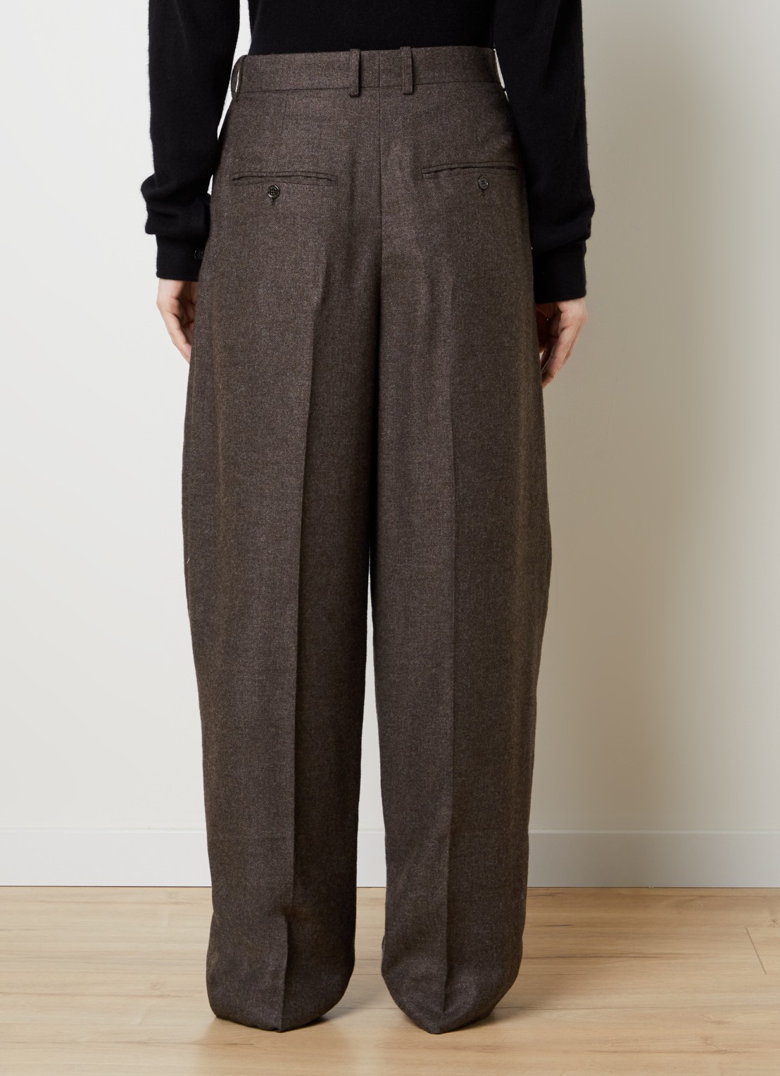 TOTEME High waist loose fit pantalon in wolblend met gemêleerd dessin - achterkant taupe
